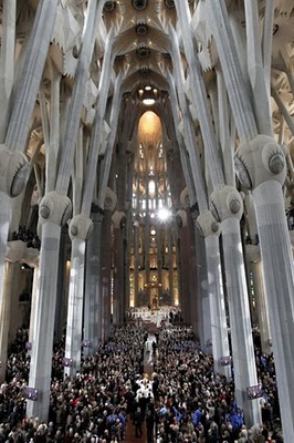 Misa de Consagraci�n de la Sagrada Familia. Benedicto XVI, 7 de noviembre de 2010. AFP PHOTO/ POOL/ JESUS DIGES