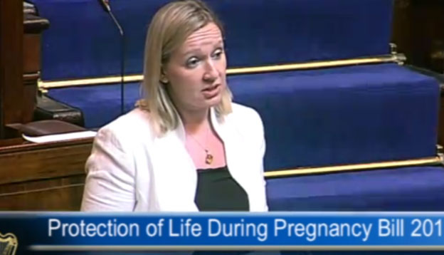 Lucinda Creighton, Secretaria de Estado de Asuntos Europeos dimite por defender la vida Lucinda Creighton, Secretaria de Estado de Asuntos Europeos dimite por defender la vida